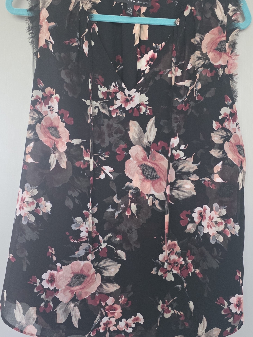 White House Black Market Black Floral V-Neck Sleeveless Top